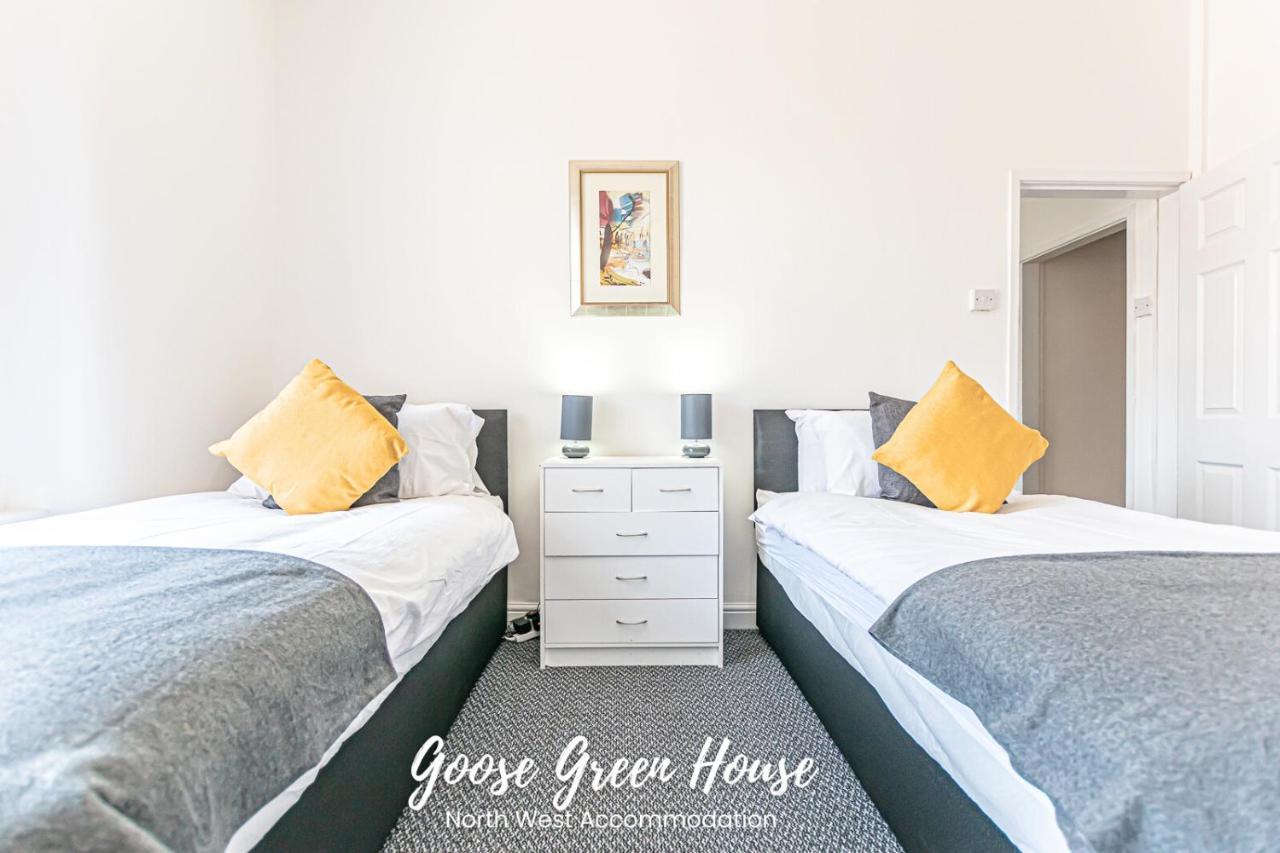 Modern 3Br House In Ince Ideal For Contractors & Long Stays 威根 外观 照片