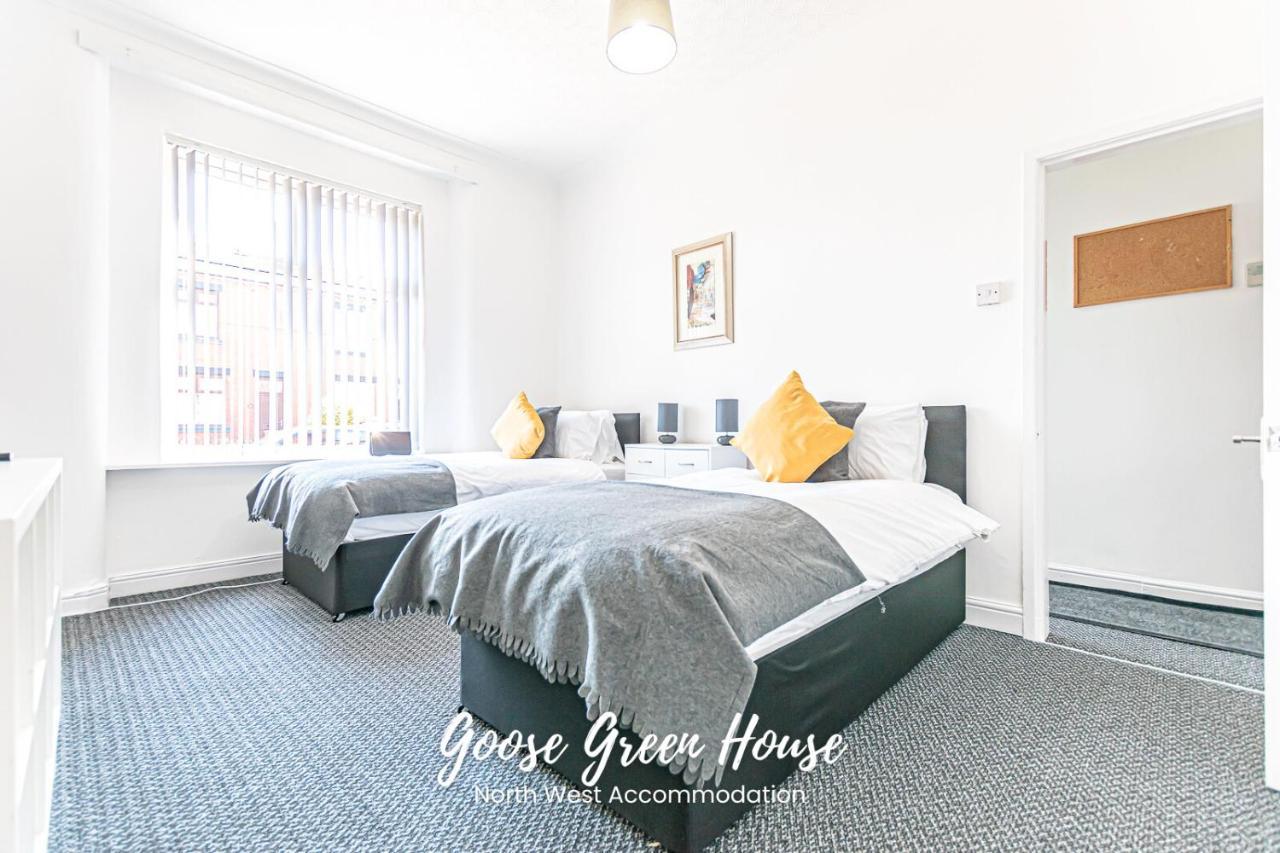 Modern 3Br House In Ince Ideal For Contractors & Long Stays 威根 外观 照片