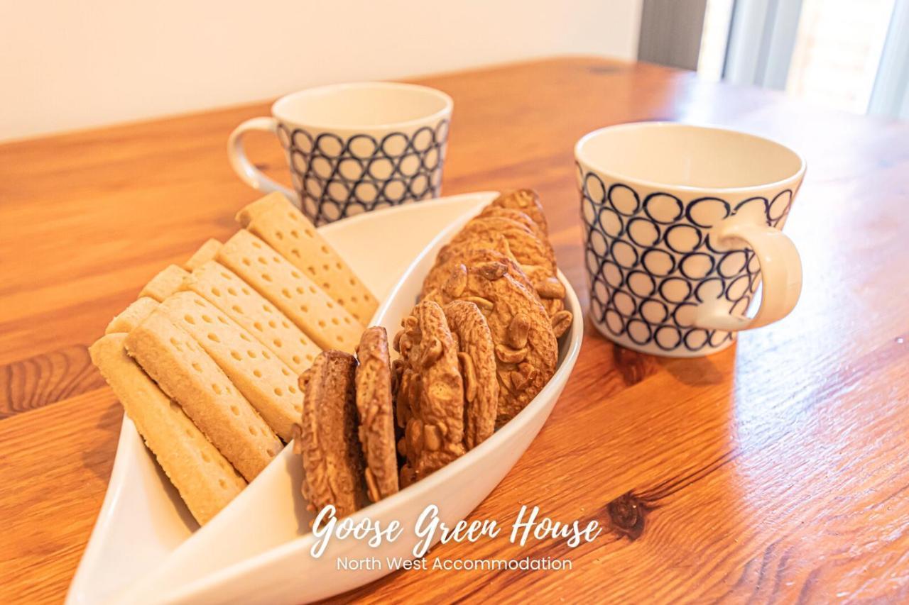 Modern 3Br House In Ince Ideal For Contractors & Long Stays 威根 外观 照片